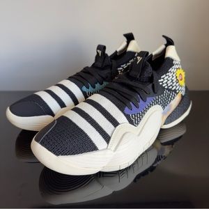 Adidas Men's Trae Young 2 Basketball Shoes Size 11.5M NWT Without a Box